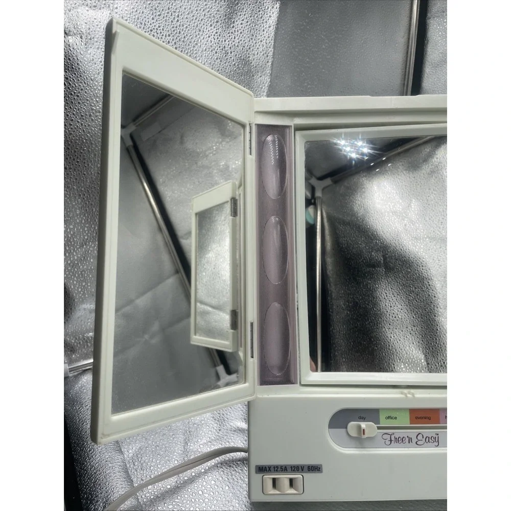 VINTAGE‎ FREE N' EASY LIGHTED TABLETOP ELECTRIC MAKEUP MIRROR MODEL 306-NAN LAMP